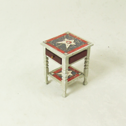 8082-5, Gray, Red and blue End Table in 1" scale